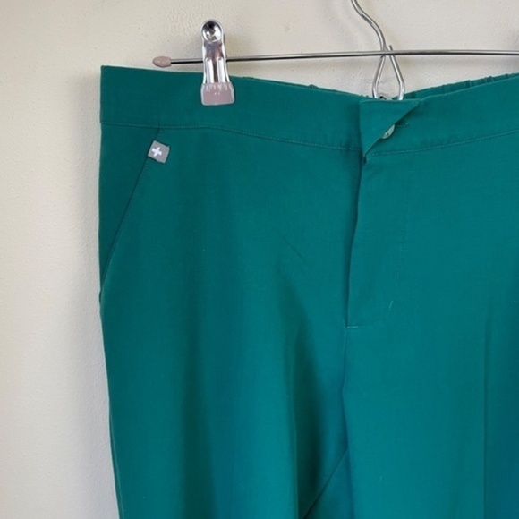 Figs Technical Collection M Keroka Scrub Pants Straight Wide‎ Leg Button Pleated - Picture 3 of 5